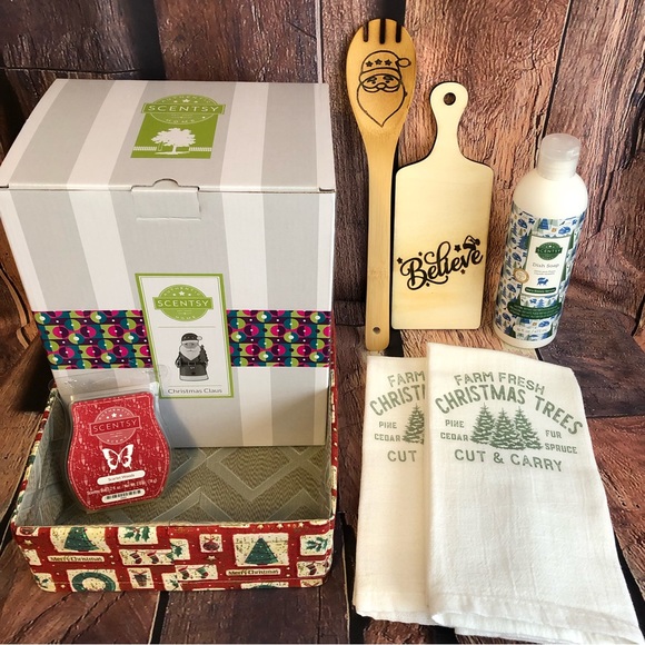 Santa Gift Basket with Scentsy items + - Picture 3 of 10